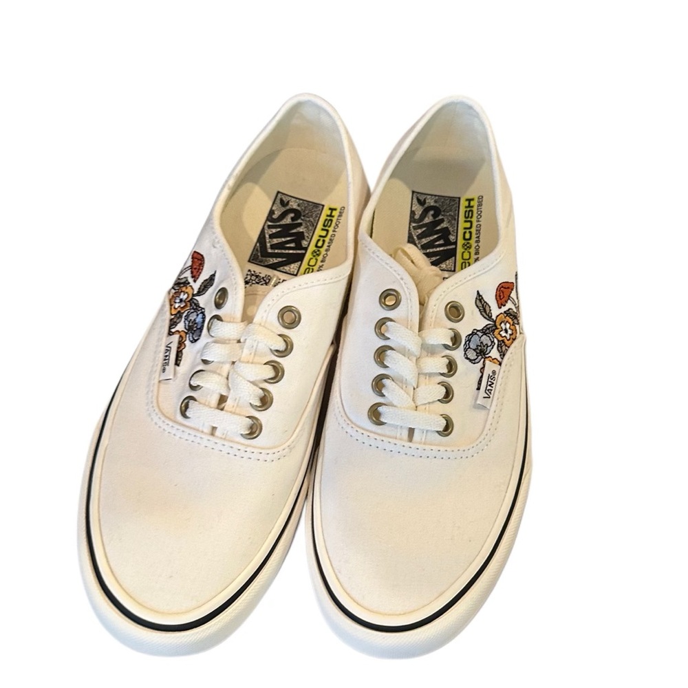 VANS AUTHENTIC- Embroidered